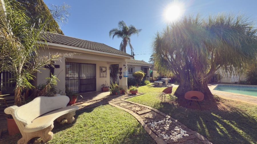 To Let 1 Bedroom Property for Rent in Flamwood North West